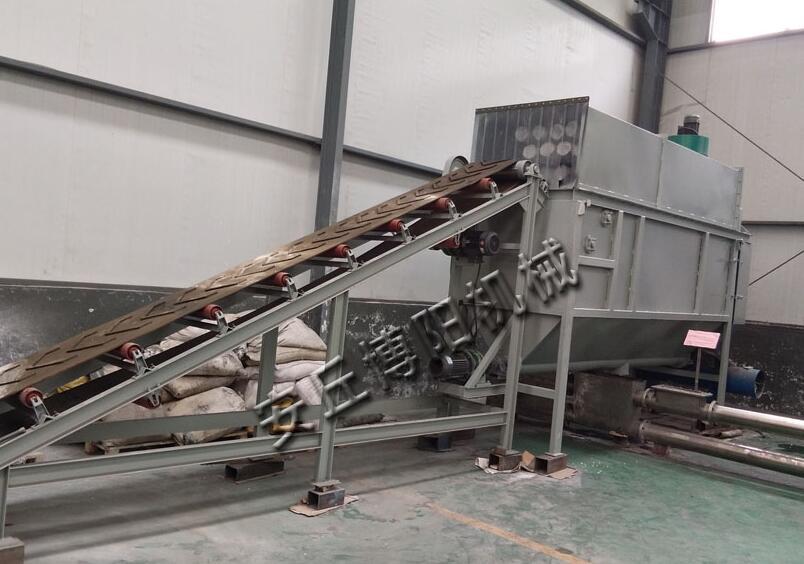 水泥拆包機(jī)是怎樣運(yùn)轉(zhuǎn)工作的呢？