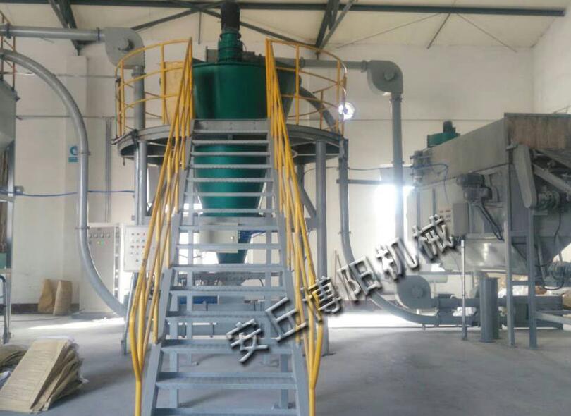 粉煤灰自動(dòng)拆包機(jī)在設(shè)計(jì)上有什么優(yōu)點(diǎn)？