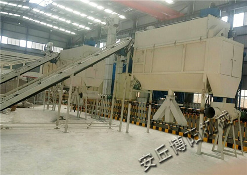 化工粉料自動(dòng)拆包機(jī)的閃光點(diǎn)表現(xiàn)在哪？