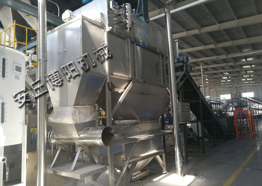 分析一下芝麻顆粒自動拆包機(jī)受客戶歡迎的因素