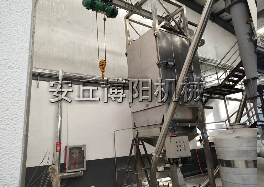 安丘博陽(yáng)片堿噸袋拆袋機(jī)可根據(jù)客戶需求來制定配套方案