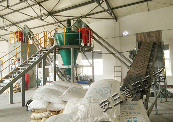 水泥自動(dòng)拆包機(jī)拆包后怎樣輸送呢？