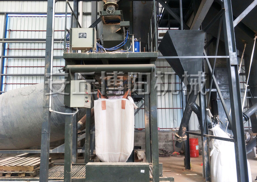 礦粉噸袋包裝機應(yīng)該如何選型？