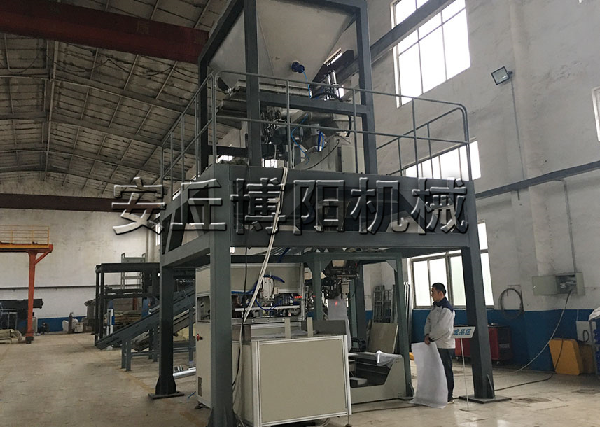 食鹽全自動(dòng)包裝機(jī)是如何實(shí)現(xiàn)包裝全過(guò)程無(wú)需人工作業(yè)的？