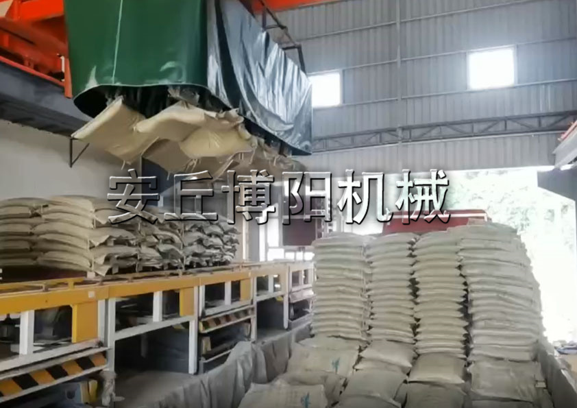 袋裝物料自動裝車機器人 全自動裝車機的應(yīng)用優(yōu)勢是什么？