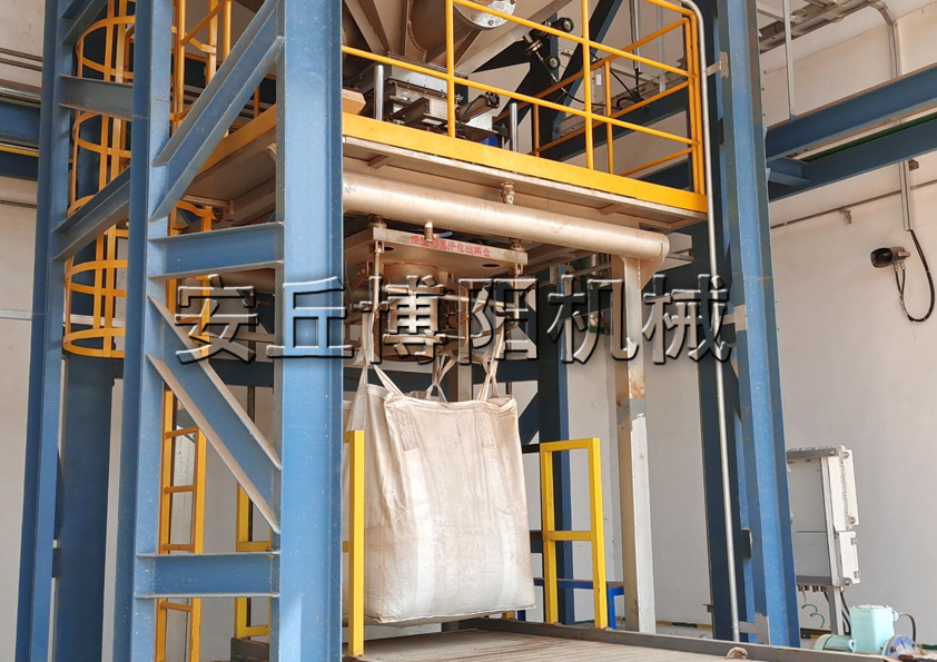 石墨粉噸袋包裝機(jī)為什么得了廣大用戶的喜愛？