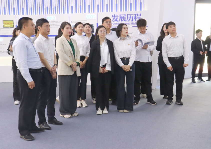 嘉祥縣第十四期青年干部培訓(xùn)班一行到博陽機(jī)械參觀交流