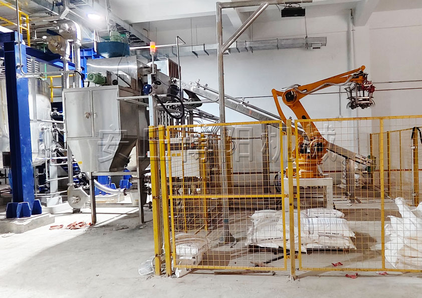 氰尿酸全自動(dòng)拆包機(jī)械手的工作原理和特點(diǎn)是什么？